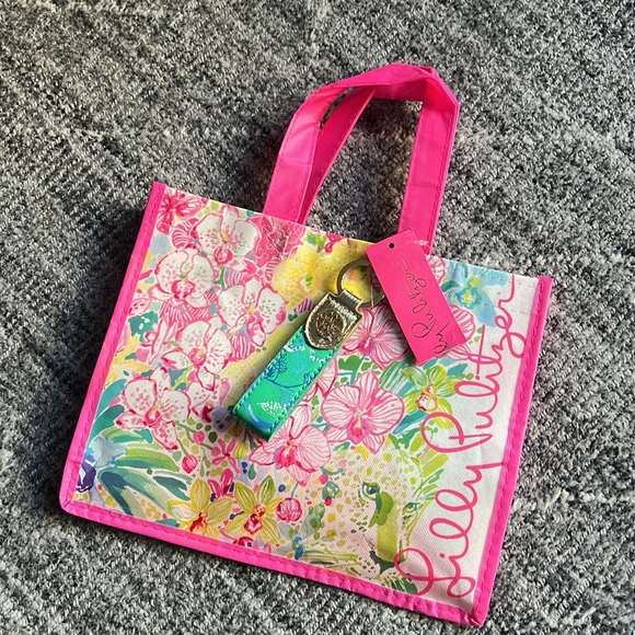 ⭐️🌴NWT Lilly Pulitzer Key Chain - Picture 1 of 4